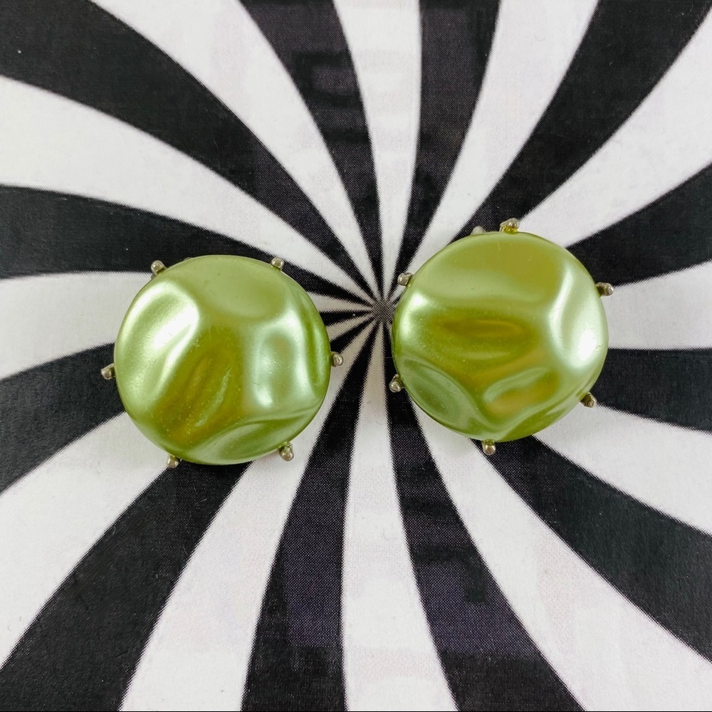 Vintage pearlized button clip earrings silver tone